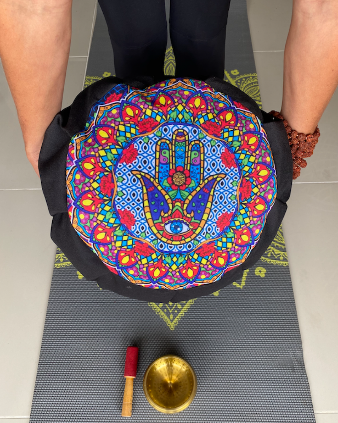 Kit para Meditar Zafu Mandala Mano Hamsa | Japamala o Cuenco Tibetano